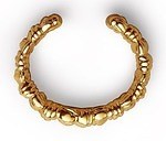 ボッテガ・ヴェネタのファインジュエリー、“編み込み”ゴールドピアス＆2WAYの3連ダイヤモンドリング｜写真2