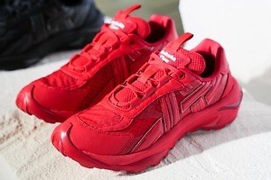 オニツカタイガーの新シリーズ「アルティ アールエス」スポーツシューズ着想のモードなスニーカー