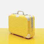 リモワ“中までカラフル”なハンドキャリーケース、鮮やかレッド・ブルー・イエローで｜写真2
