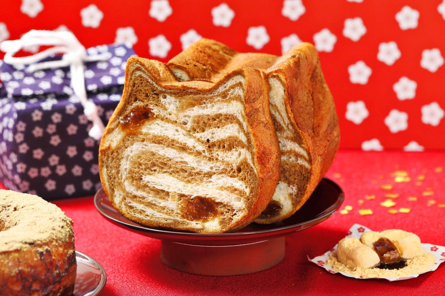 「ねこねこ食パン 桔梗信玄餅」1本 990円