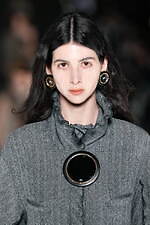 フミエ タナカ 2025-26年秋冬コレクション - ありのままの美しさ｜写真4