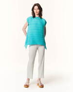 プリーツ プリーズ イッセイ ミヤケ“水面の光”イメージのウェア、光の屈折を表現したワンピースも｜写真4