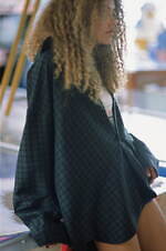 ブラン ワイエムの春夏シャツに注目、さらりとしたシルクウールのチェックシャツや和紙のニットポロ｜写真2