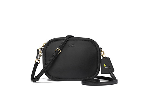 コーチがスヌーピーとの遊び心あふれるコラボレザーアイテムを限定発売｜写真7