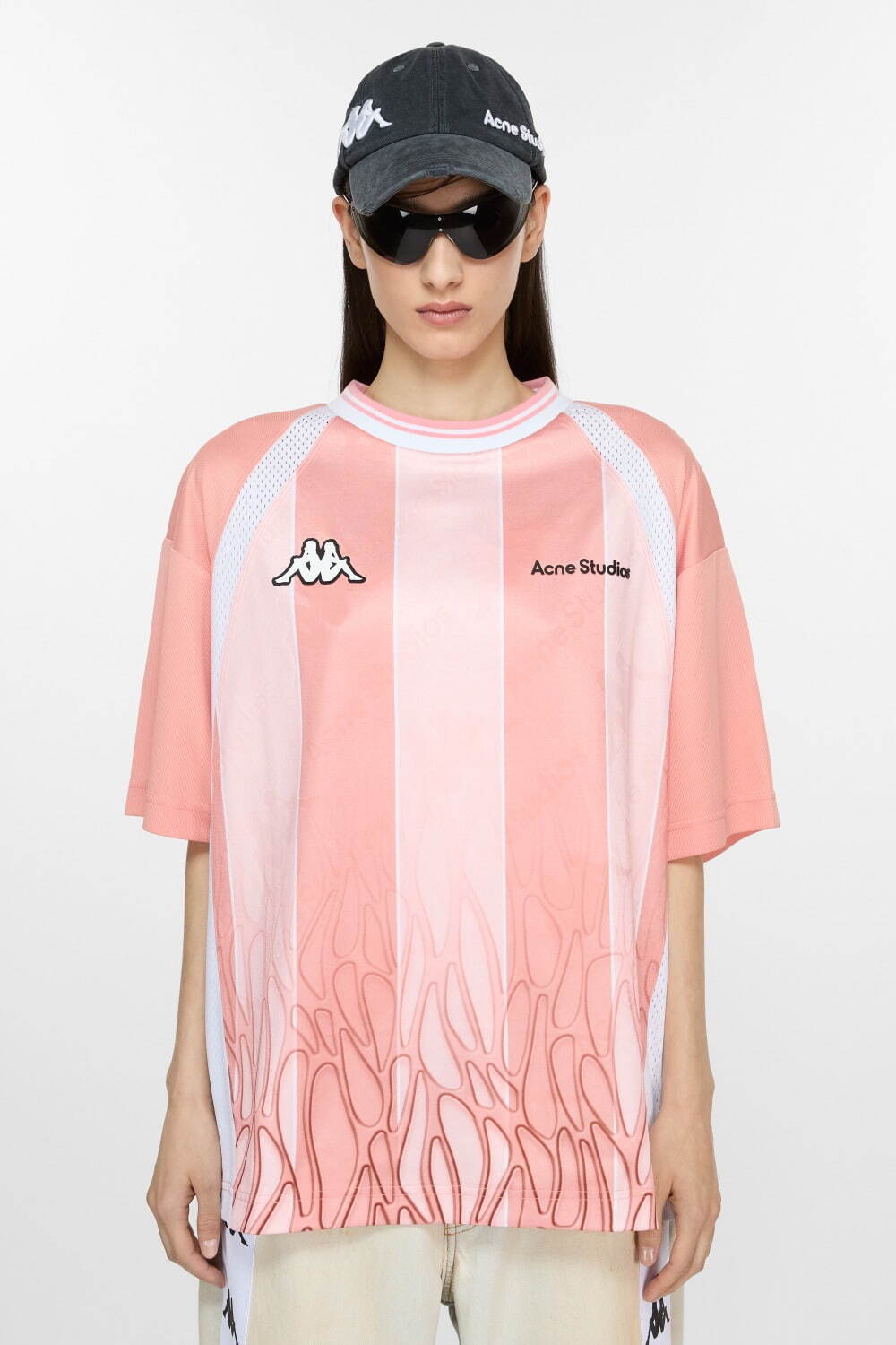 アクネ ストゥディオズ×カッパ、“サッカー”着想スニーカー＆サイドテープのウォッシュデニムパンツ｜写真51