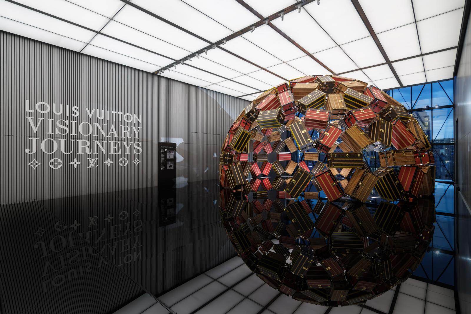ルイ・ヴィトン(LOUIS VUITTON) ビジョナリー・ジャーニー｜写真1