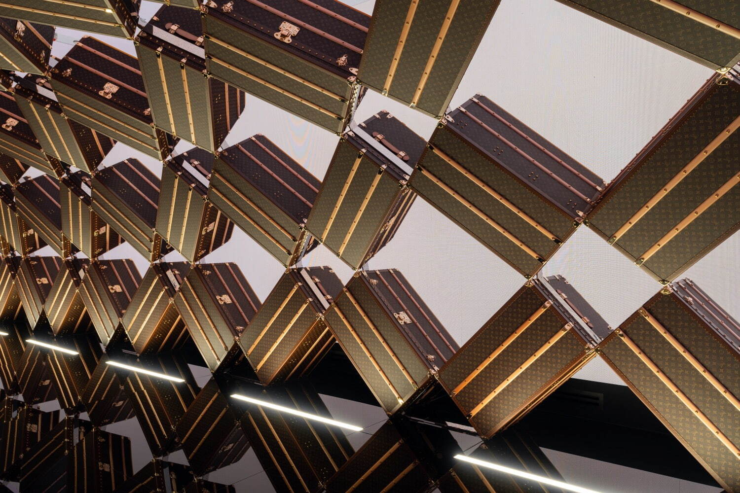 ルイ・ヴィトン(LOUIS VUITTON) ビジョナリー・ジャーニー｜写真1