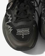 エンジニアド ガーメンツ×キーンのメンズスニーカー、煌めく“ウエスタン刺繍”とブラックアッパーで｜写真6