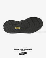 エンジニアド ガーメンツ×キーンのメンズスニーカー、煌めく“ウエスタン刺繍”とブラックアッパーで｜写真5