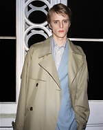 バーバリーのメンズアウター、軽い“1枚仕立て”コットンジャケットや撥水ギャバジンのトレンチコート｜写真8