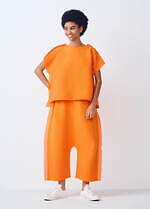 ミー イッセイ ミヤケ、“夢の中の花”を描いたストレッチプリーツトップス＆鮮やかチュニック｜写真6