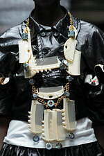 タオ×ラブクロム“ヘアコーム”のネックレス - きらめくチェーンやナット、ニットパーツをカスタム｜写真4