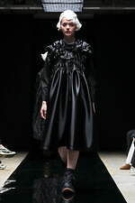 タオ×パトリックの撥水キルティングブーツ、幾何学的な厚底ラバーソールをプラス｜写真1