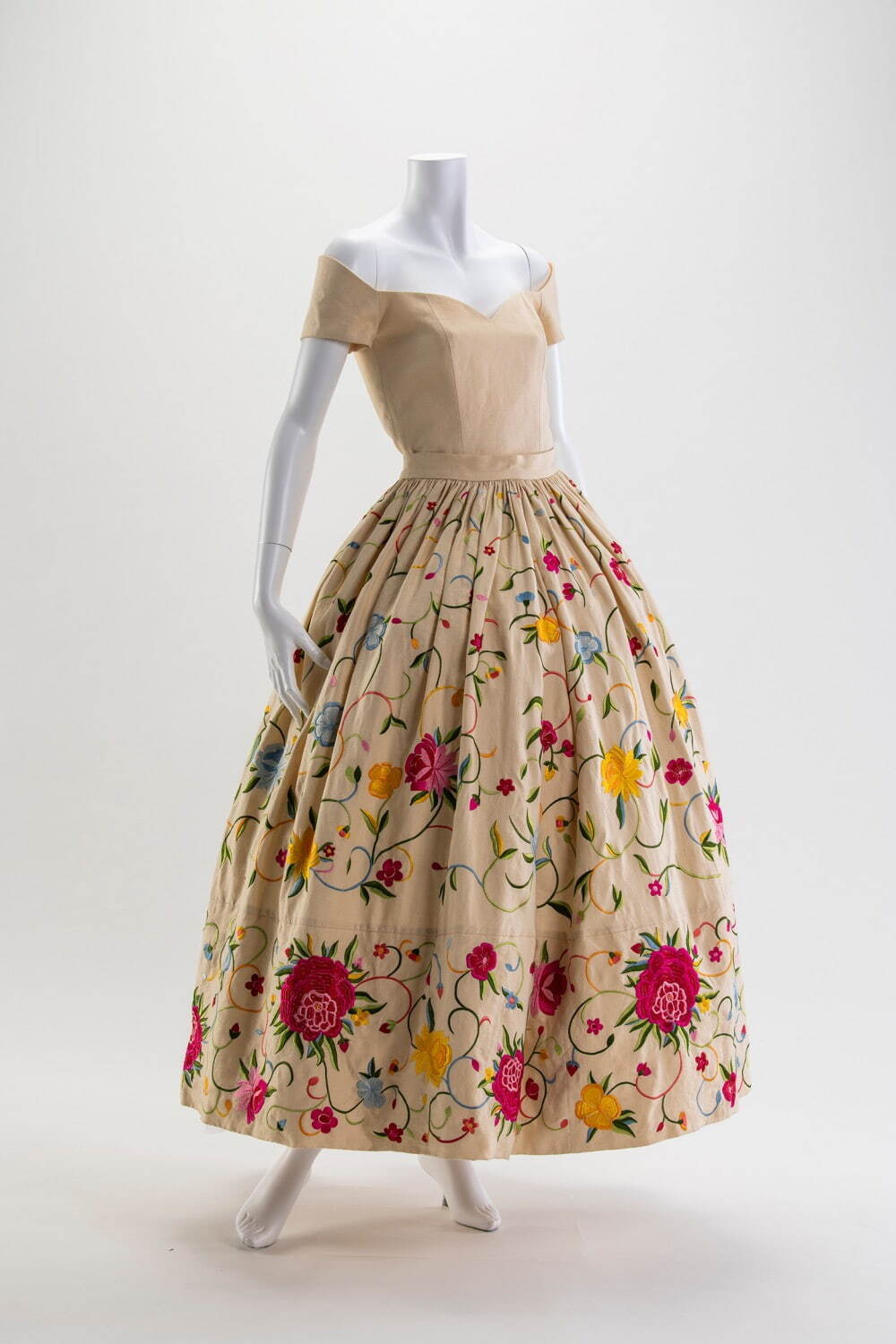 ブラウス、スカート 1994年 姫路市立美術館
©福永一夫