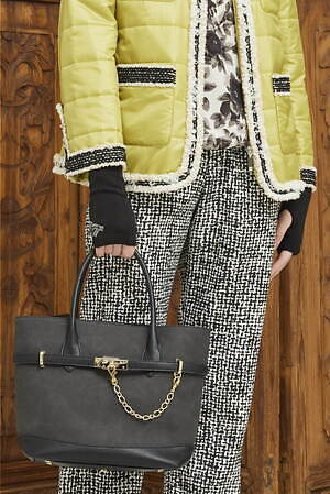 ユキ トリヰ(YUKI TORII) 2025-26年秋冬ウィメンズコレクション  - 写真36