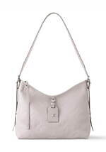 ルイ・ヴィトンのウィメンズバッグ＆長財布、“ペールグレー”のモノグラム型押しレザーで｜写真2