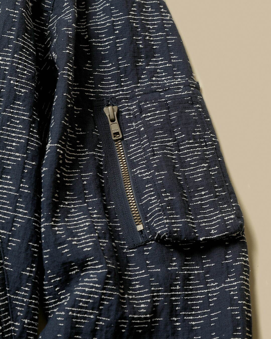 ニードルズ×ts(s)、立体的な幾何学模様のミリタリージャケットやカラーブロックTシャツ｜写真2