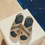 トッズから“バカンス”着想ビタミンカラーのかぎ針編みウィメンズバッグ＆革ベルトサンダル｜写真8