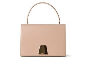 アクリス25年春夏“ブランド初”のトップハンドルバッグ、ピンクやエクリュの春色レザーで