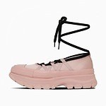 コンバース“まるでバレエシューズ”な厚底スニーカー、足首華やぐリボンシューレース付き｜写真4