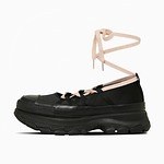 コンバース“まるでバレエシューズ”な厚底スニーカー、足首華やぐリボンシューレース付き｜写真9