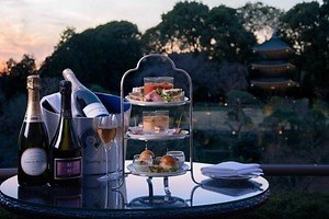 ホテル椿山荘東京“テラスで楽しむ”シャンパン＆オードブル、トリュフ香る生ハムなどティースタンドで