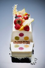 東京マリオットホテルのクリスマスケーキ＆ブレッド、とろける球体のチョコレートケーキなど｜写真4