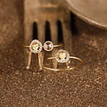 イー・エム 青山店限定ジュエリー、“好みのカラーストーンを選べる”リング＆錠前モチーフのネックレス｜写真26