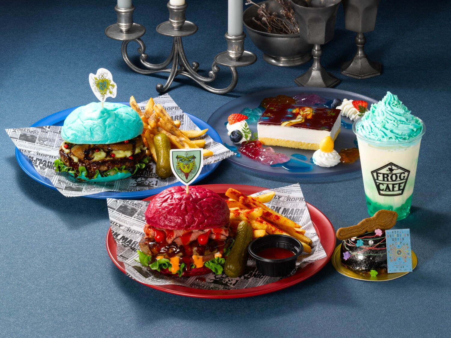 プレミアムバーガー ～ボーバトン～ 2,800円、マーメイドステンドグラスケーキ 2,400円、プレミアムバーガー ～ダームストラング～ 2,500円、クィディッチワールドカップムースケーキ 850円、炎のゴブレットミルクシェイク ～チョコミントフレーバー～ 950円