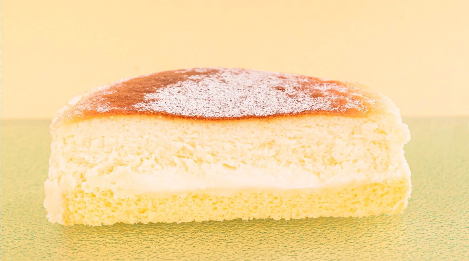 ファミリーマート「チーズスイーツだらけ！」“あまいチーズ味”のエクレアやふわしゅわスフレなど｜写真16