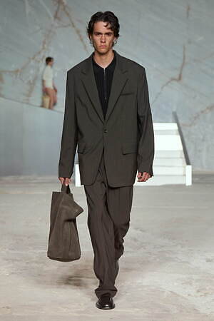 コス(COS) 2025年春夏ウィメンズ&メンズコレクション  - 写真2