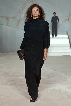 コス(COS) 2025年春夏ウィメンズ&メンズコレクション  - 写真17