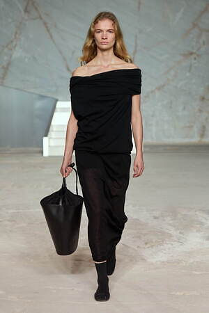 コス(COS) 2025年春夏ウィメンズ&メンズコレクション  - 写真22