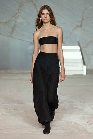 コス(COS) 2025年春夏ウィメンズ&メンズコレクション  - 写真32