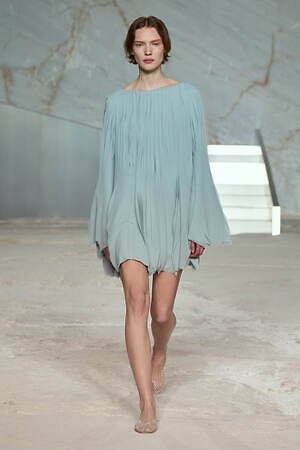 コス(COS) 2025年春夏ウィメンズ&メンズコレクション  - 写真34