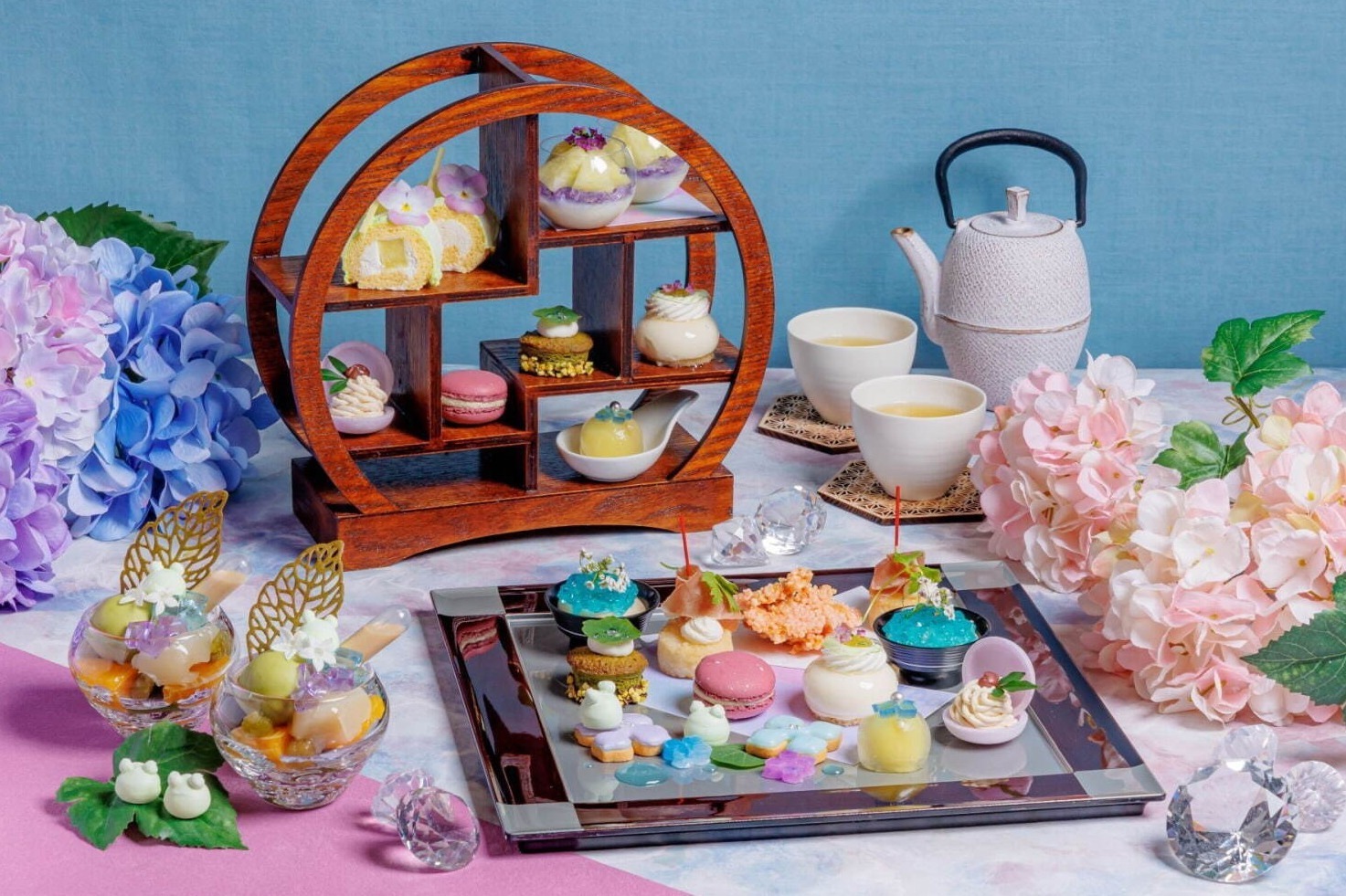 京都「はんなり紫陽花アフタヌーンティー」メロン×カラフル寒天のあんみつや最中など“紫陽花スイーツ”