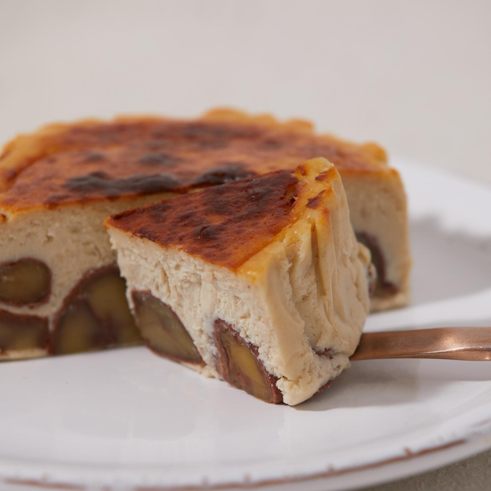 “焦げを楽しむ”スイーツ「ブランカ」麻布台ヒルズに、パリパリクレープや”和栗”バスクチーズケーキ｜写真16