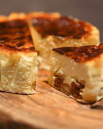 “焦げを楽しむ”スイーツ「ブランカ」麻布台ヒルズに、パリパリクレープや”和栗”バスクチーズケーキ｜写真13