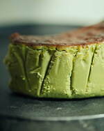 “焦げを楽しむ”スイーツ「ブランカ」麻布台ヒルズに、パリパリクレープや”和栗”バスクチーズケーキ｜写真1