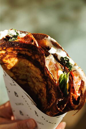 “焦げを楽しむ”スイーツ「ブランカ」麻布台ヒルズに、パリパリクレープや”和栗”バスクチーズケーキ｜写真8