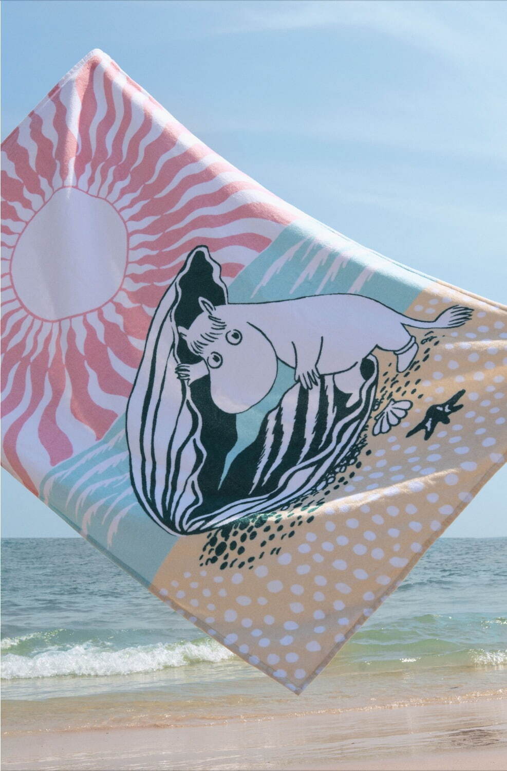 ムーミン アラビアの“パステルカラー”食器、海辺で遊ぶムーミンのマグカップやプレートなど｜写真6