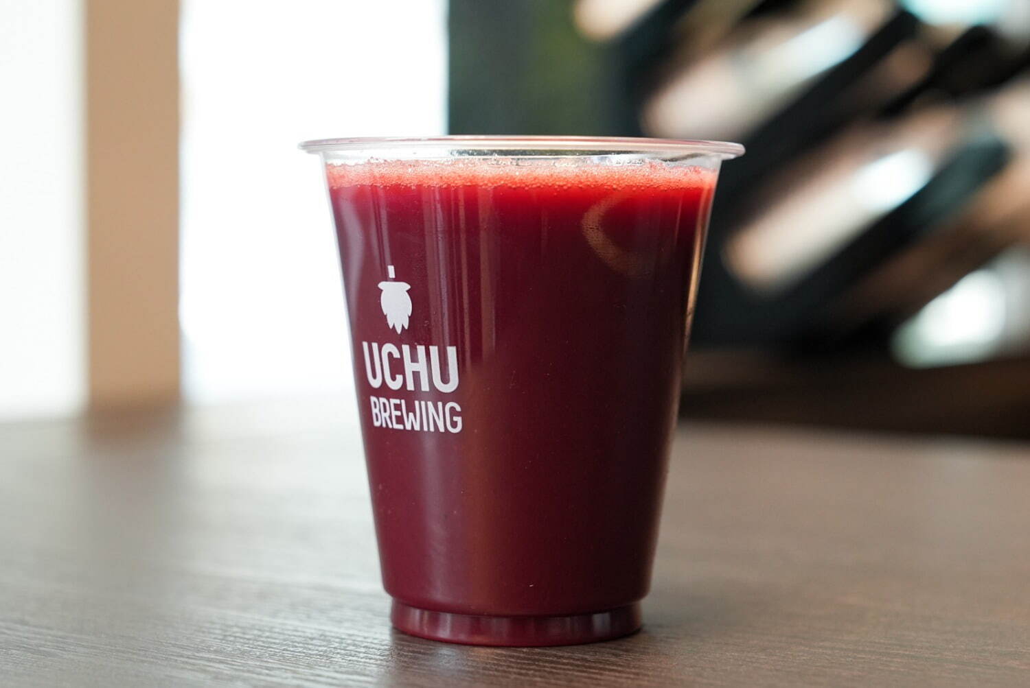 クラフトビールカフェ「うちゅうブルーイング虎ノ門」オープン、たっぷりフルーツのスムージー風ビール｜写真3