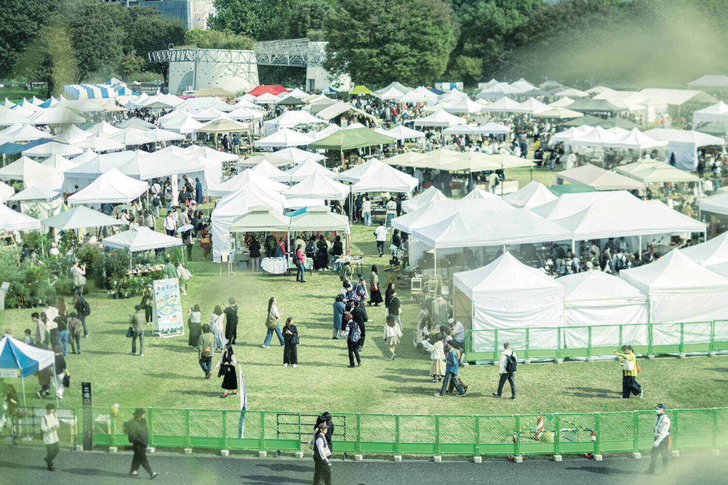 雑貨｜「東京蚤の市'25 SPRING」立川・国営昭和記念公園にアンティーク＆ヴィンテージ店など250組