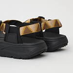 ホワイトマウンテニアリング×リグフットウェアのサンダル、ジャカード柄の鼻緒型ベルト｜写真3