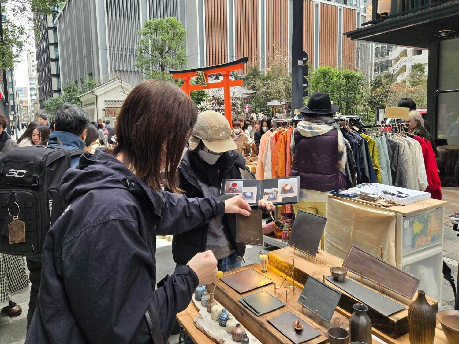 「第34回 オールドニューマーケット」日本橋仲通りにアクセサリーや暮らしの道具など約50店舗｜写真6