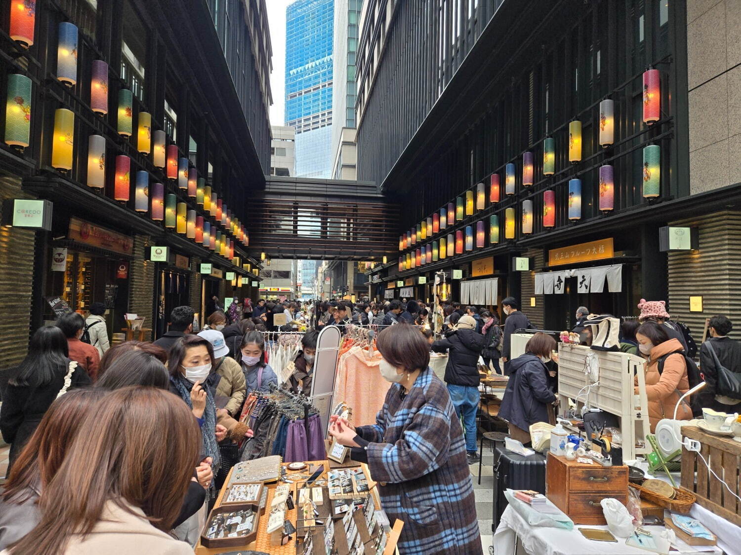 「第34回 オールドニューマーケット」日本橋仲通りにアクセサリーや暮らしの道具など約50店舗｜写真7