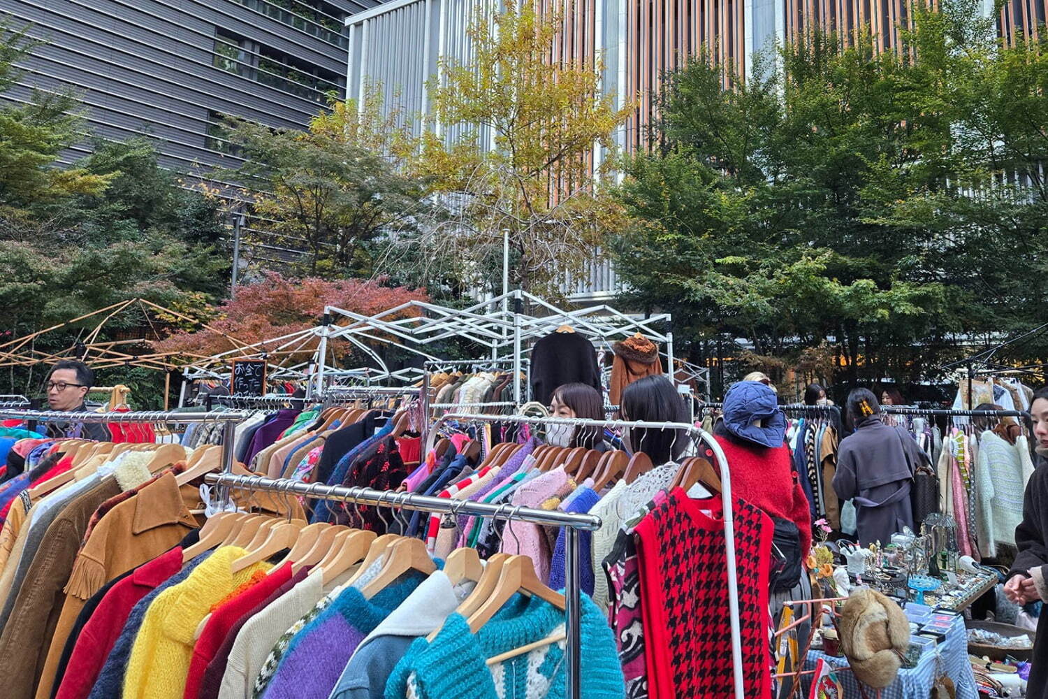マーケット｜「にほんばし古着市 vol.3」東京・日本橋の福徳の森で、古着屋約15店舗が集結