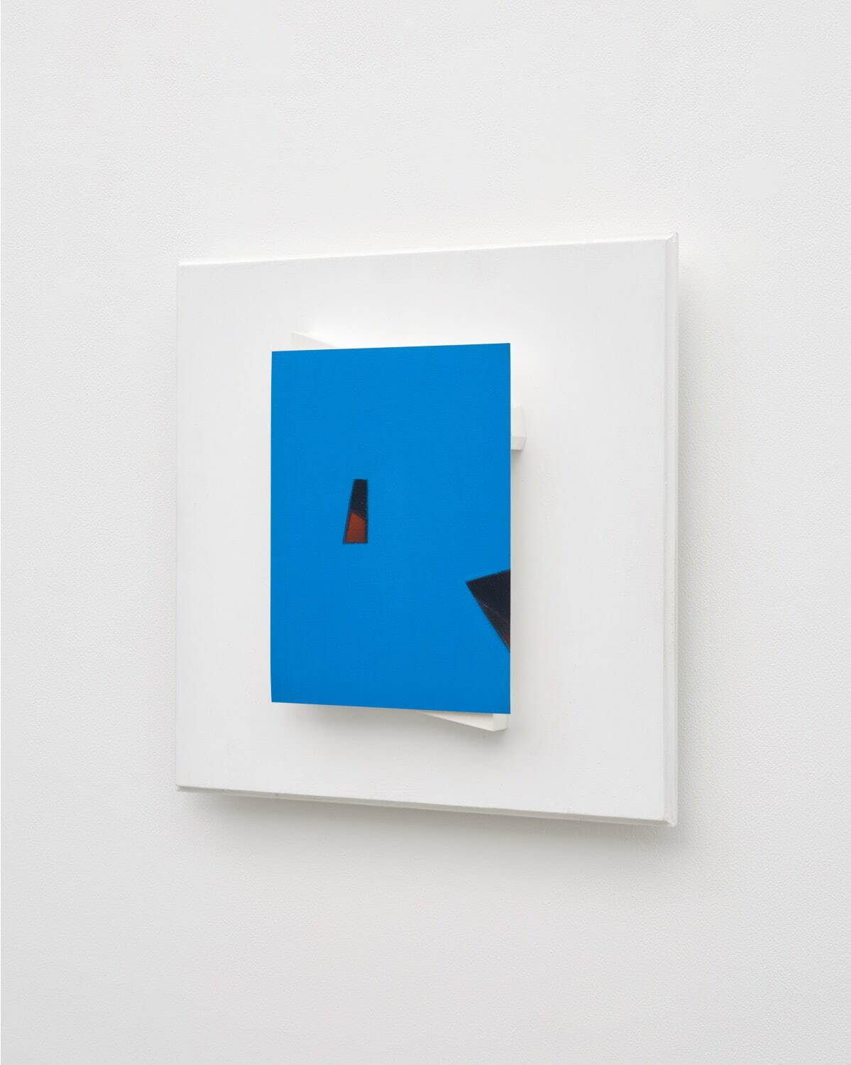 Kohei Yamada, <i width="1199" height="1500">Untitled,</i> 2025
Oil on paper, 50.0×49.9×8.0cm
© Kohei Yamada. Courtesy of Taka Ishii Gallery / Photo: Kenji Takahashi