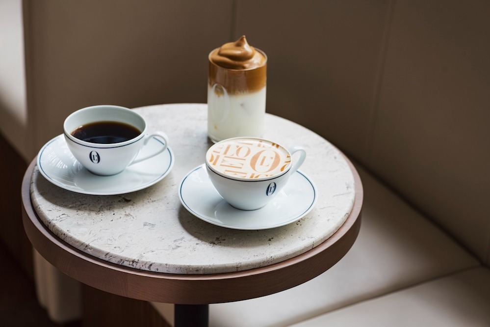 ロフィシェルブレンド 1,000円、カフェ・ラテ 750円、ホイップコーヒー 850円