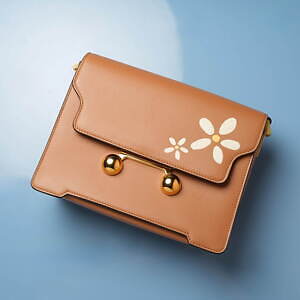 マルニ(MARNI) トランカルー｜写真9